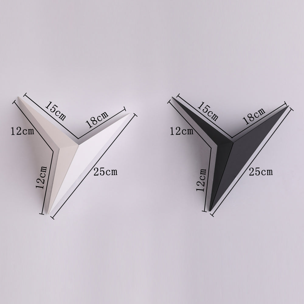 Triangle wall light dimensions 25cm x 18cm x 12cm black and white
